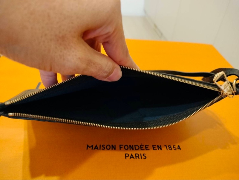 二手LV/路易威登女士CARRYALL MM黑色粒面壓紋牛皮金色拉鏈開合單肩包-27