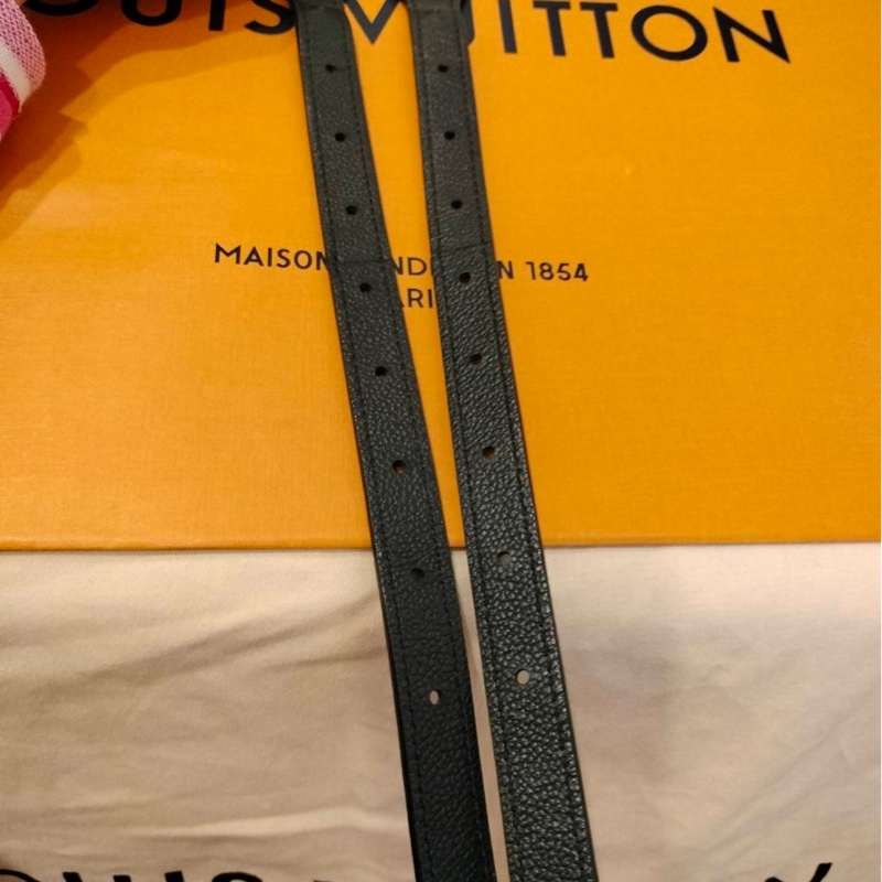 二手LV/路易威登女士CARRYALL MM黑色粒面壓紋牛皮金色拉鏈開合單肩包-30