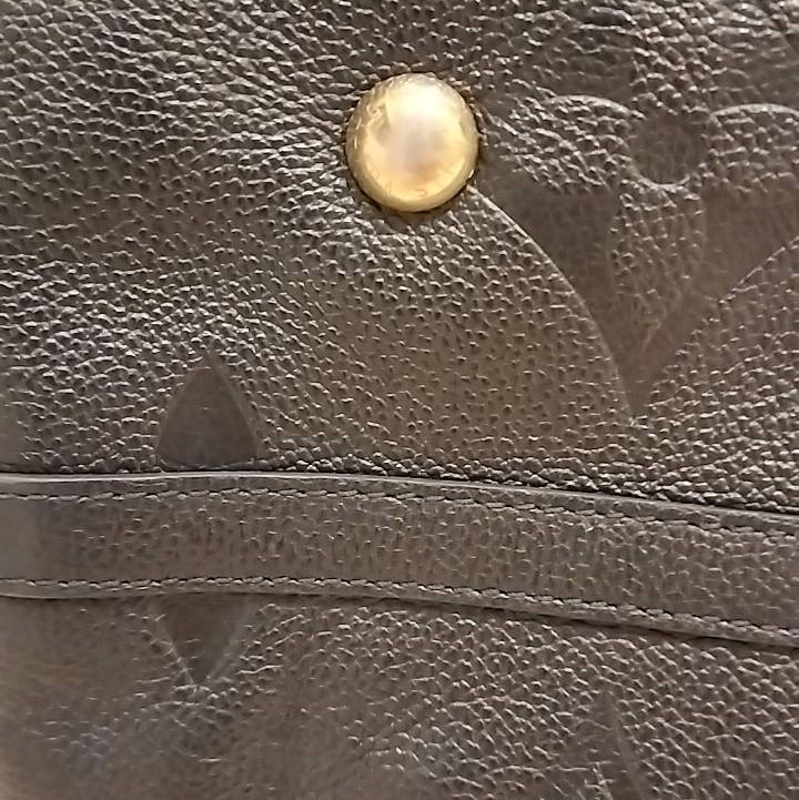 二手LV/路易威登女士CARRYALL MM黑色粒面壓紋牛皮金色拉鏈開合單肩包-36