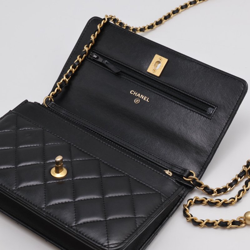 CHANEL 經典羊皮WOC - 金球黑金-3