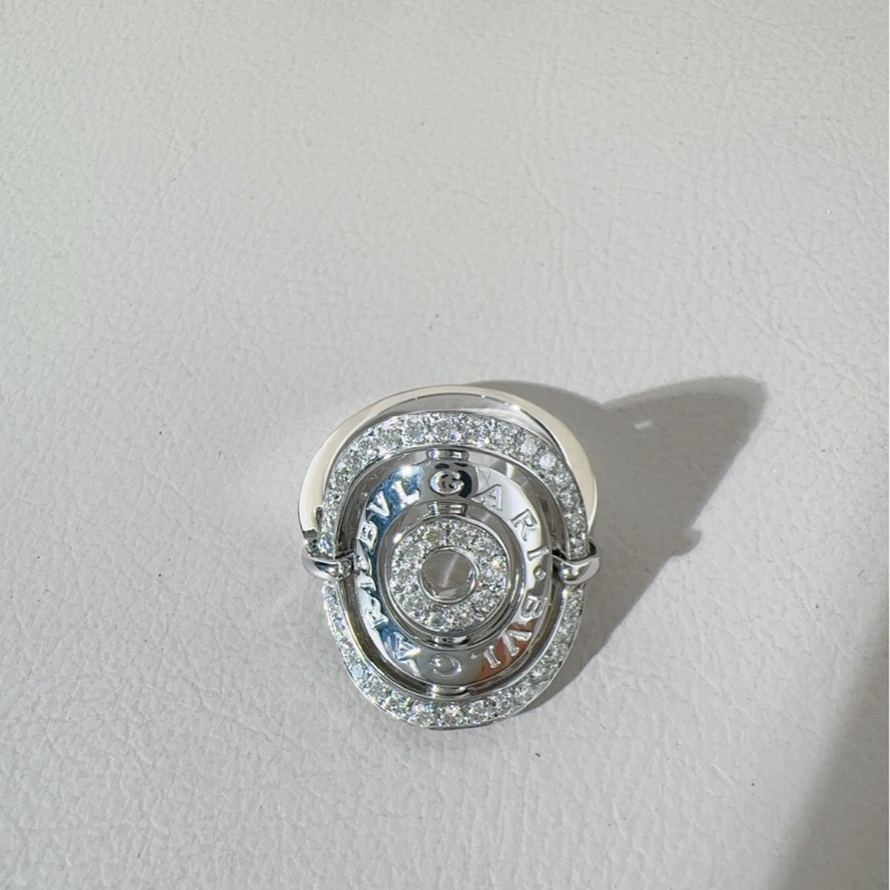 Bvlgari寶格麗 鑲鑽白金盾牌戒指，56號，非常有設計感的一款戒指，配件∶盒子 保卡，2013年購入，老款沒編碼-6