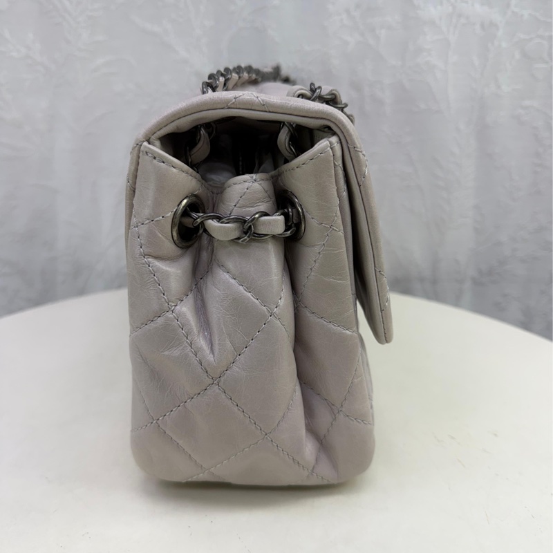 classic flap bag chanel-2