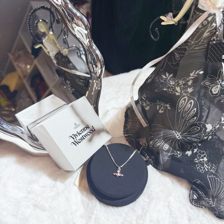 Vivienne Westwood nano heart necklace-1