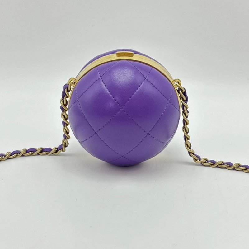 CHANEL 紫色金扣高級手工坊系列圓球鏈條包 9cm 98新配件塵袋-3