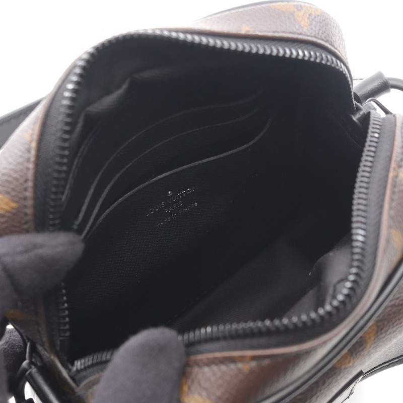 路易威登 Christopher 穿戴式皮夾肩包 M69404 Monogram Macassar-2