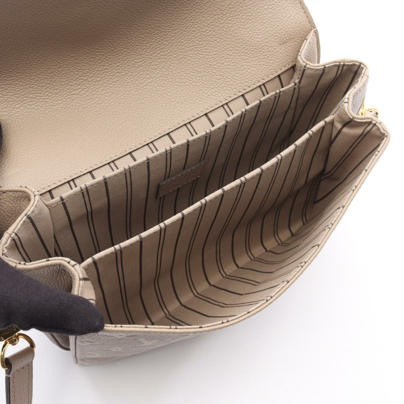 路易威登 Pochette Metis 中斜背包手提包 M44881M onogram Empreinte 米色-2