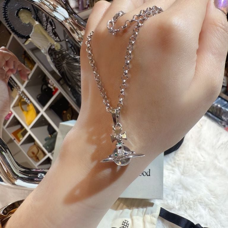 Vivienne Westwood 3D necklace-4