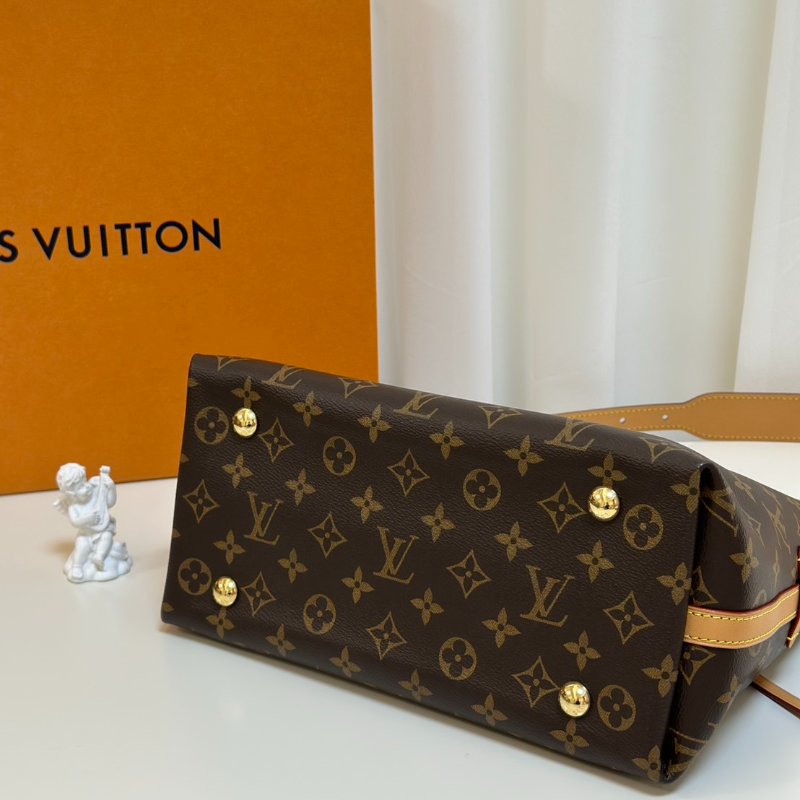 LOUIS VUITTON CarryAll PM-4