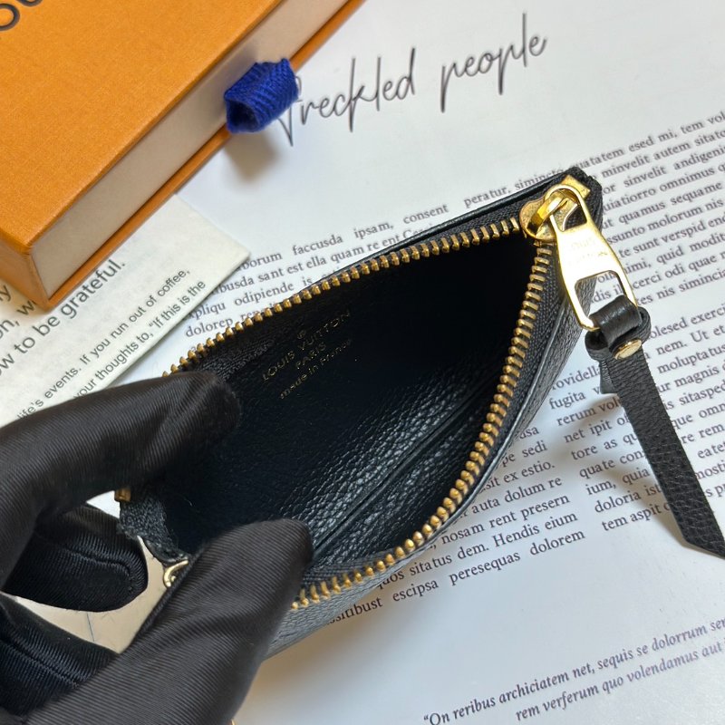 LOUIS VUITTON 壓紋牛皮鑰匙釦拉鍊零錢包 - 黑-5