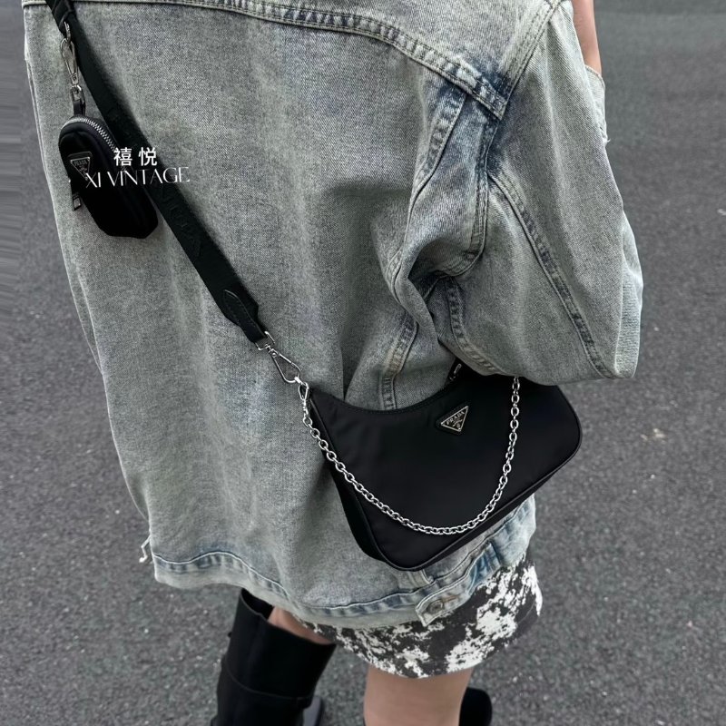 PRADA 經典三合一尼龍斜背包 - 黑銀-10