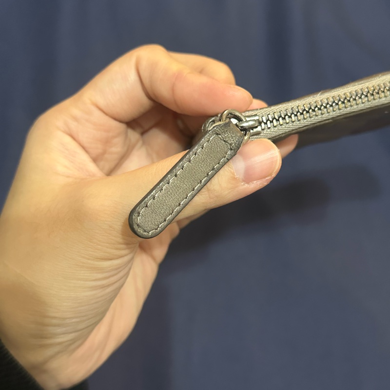 Chanel香奈兒卯釘山形紋羊皮一字零錢包-13