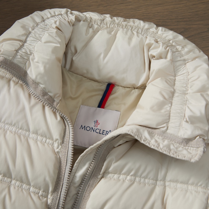 ❤️ MONCLER 優雅修身羽絨外套-2