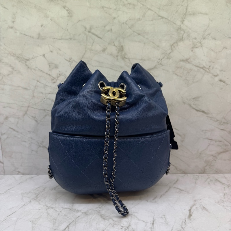 CHANEL藍色抽繩水桶包23-0