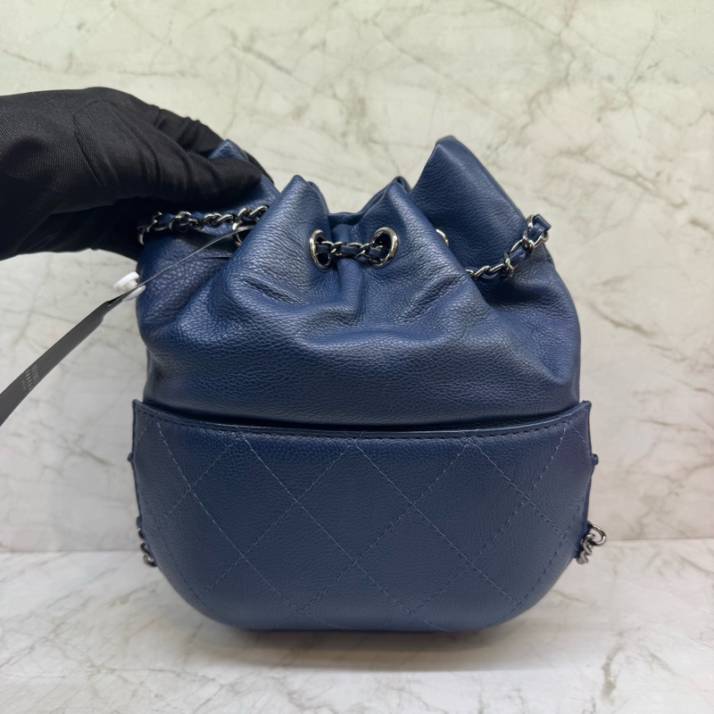 CHANEL藍色抽繩水桶包23-2