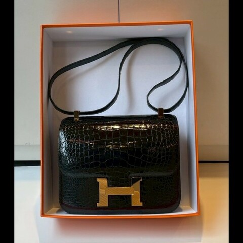 Hermes 金釦黑亮鱷魚皮康康包 constance 23