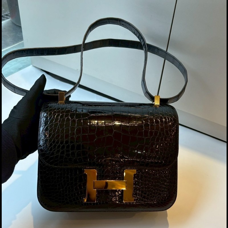 Hermes 金釦黑亮鱷魚皮康康包 constance 23-7