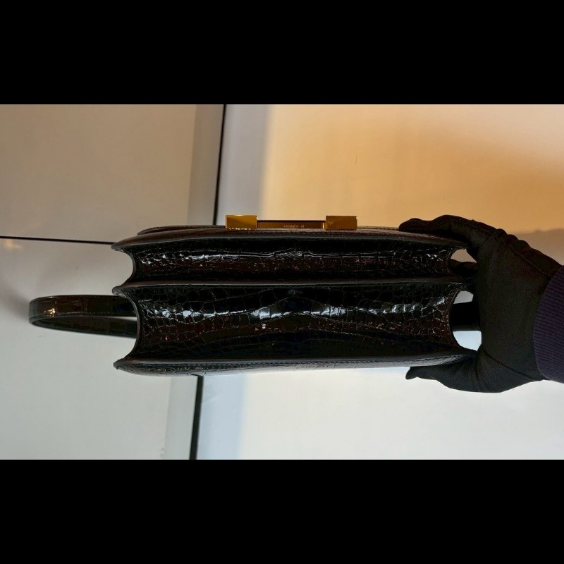 Hermes 金釦黑亮鱷魚皮康康包 constance 23-11
