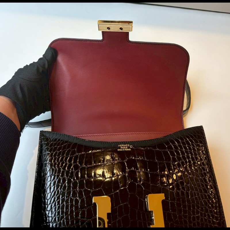 Hermes 金釦黑亮鱷魚皮康康包 constance 23-19