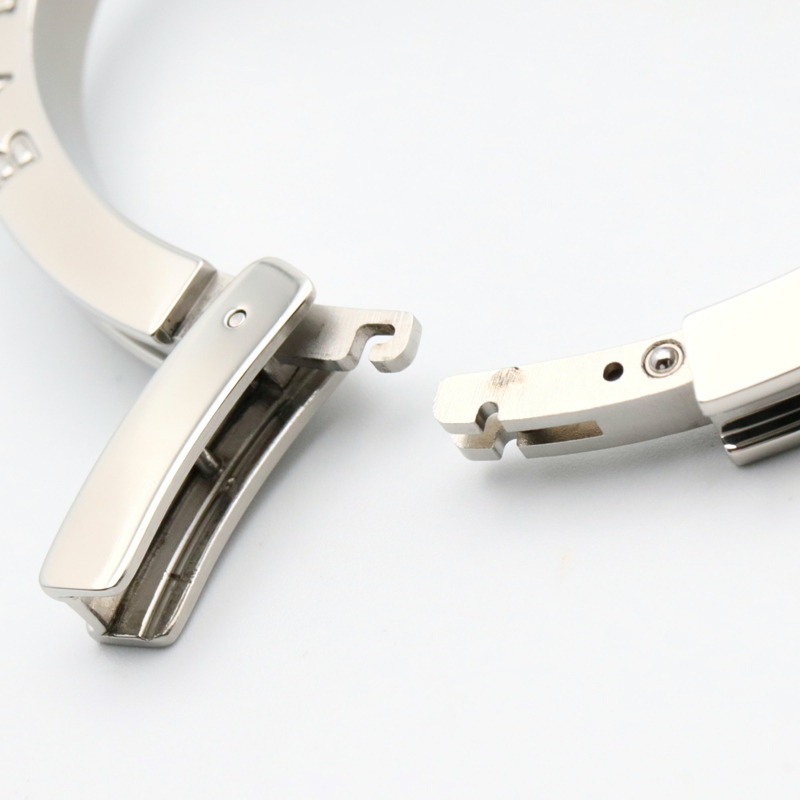 寶格麗 B-zero1 女士不鏽鋼腕錶，銀色錶殼，型號 BZ22S-13