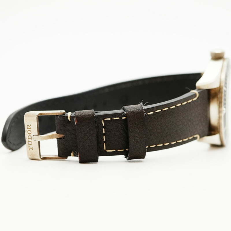 帝舵碧灣系列五十年代79010SG灰色錶盤男士腕錶-4