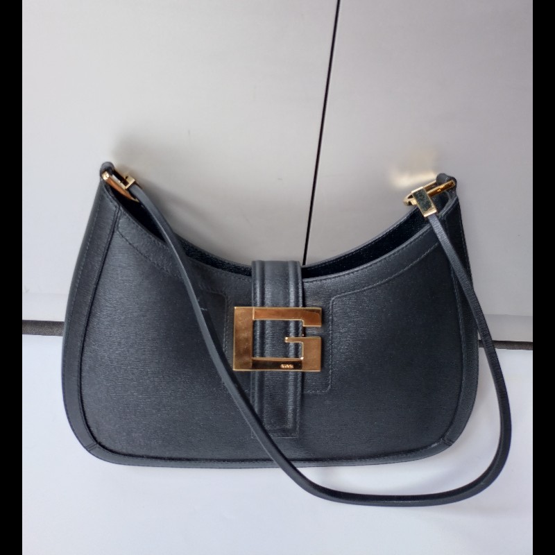 Gucci 細帶黑皮G釦肩側包-1