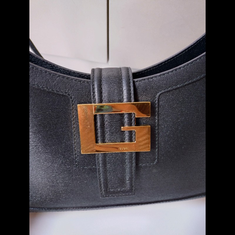 Gucci 細帶黑皮G釦肩側包-4