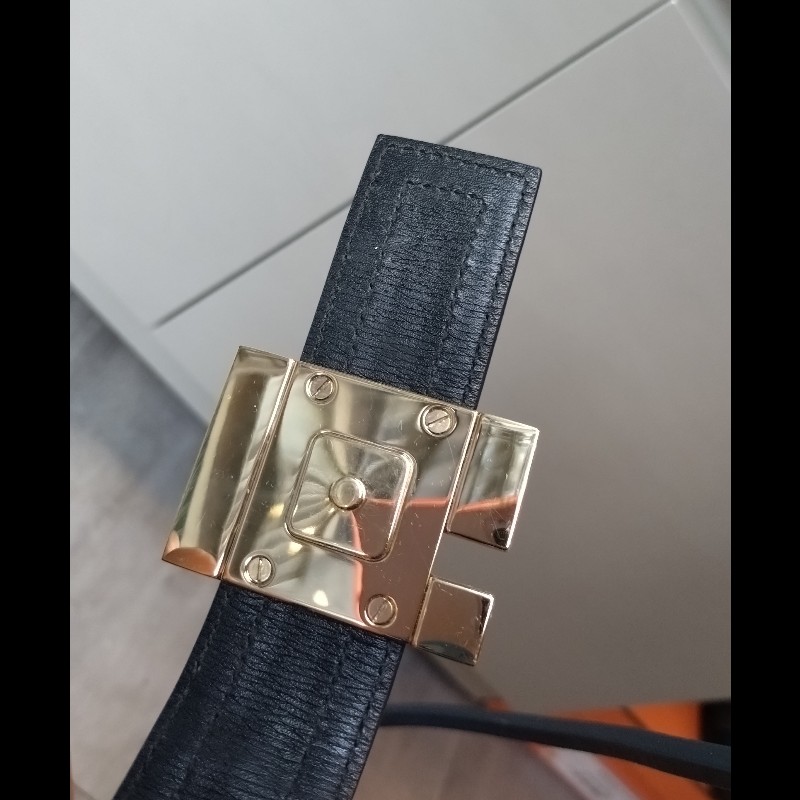 Gucci 細帶黑皮G釦肩側包-23