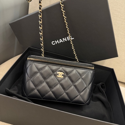 Chanel 黑金羊皮化妝盒子斜背包