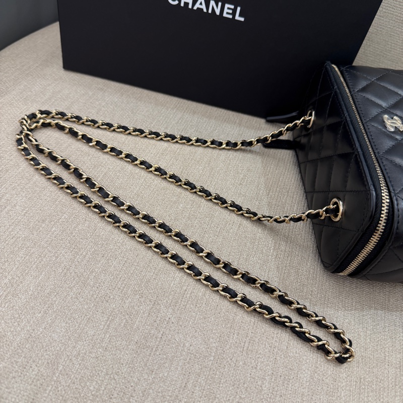 Chanel 黑金羊皮化妝盒子斜背包-9