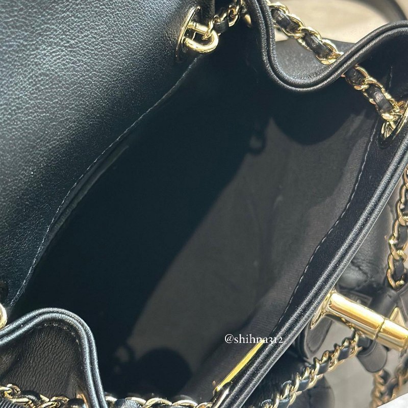 *SHIHNA名牌精品* CHANEL 平面牛皮雙口金釦小青蛙後背包-4