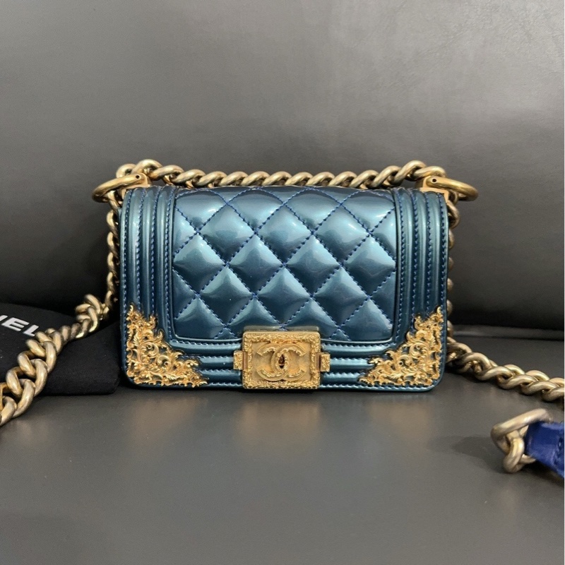 Chanel香奈兒 凡爾賽宮系列 mini號 漆皮藍色Leboy，全球限量100只，限量宮廷浮雕，底長15cm-1