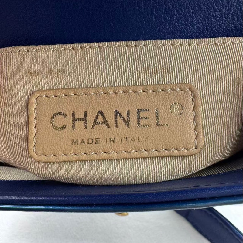 Chanel香奈兒 凡爾賽宮系列 mini號 漆皮藍色Leboy,全球限量100只,限量宮廷浮雕,底長15cm-9