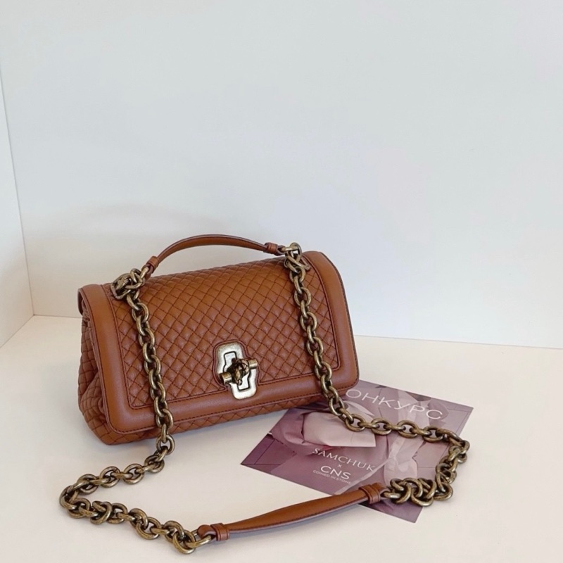 BV  Olimpia Knot焦糖色全皮繩結扣元寶鏈條包-0