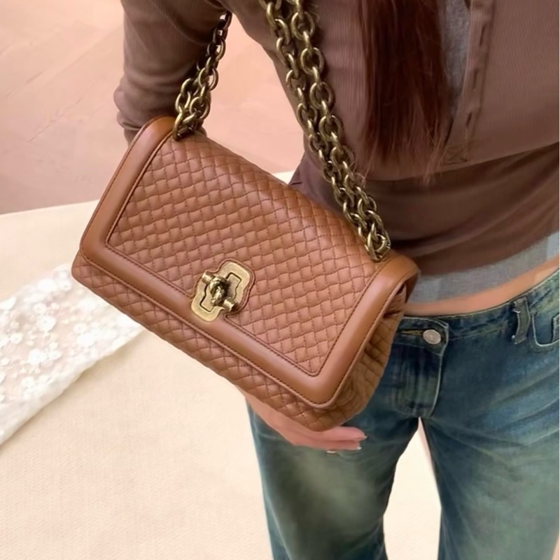 BV  Olimpia Knot焦糖色全皮繩結扣元寶鏈條包-2