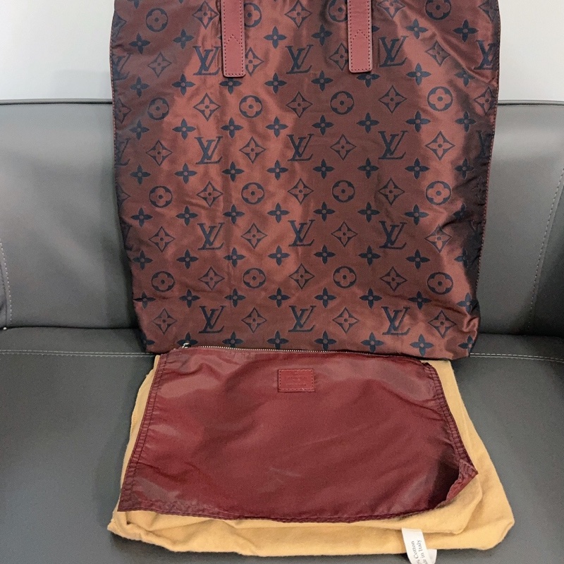 LV路易威登 Monogram紅色托特包，經典帆布+牛皮手柄，尺寸40*36cm，尺寸適中，簡約大氣 適合日常通勤-1