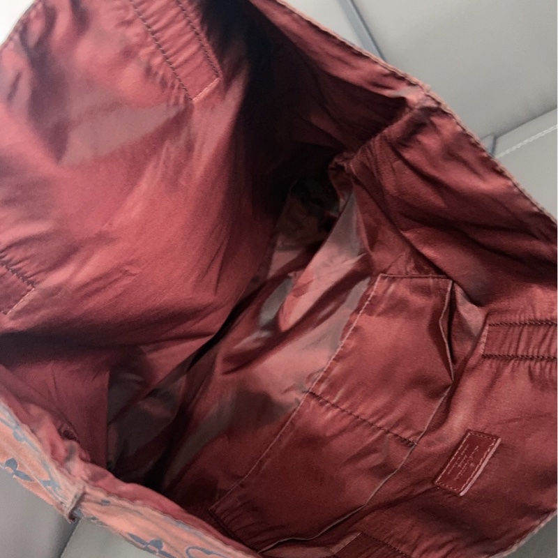 LV路易威登 Monogram紅色托特包，經典帆布+牛皮手柄，尺寸40*36cm，尺寸適中，簡約大氣 適合日常通勤-6