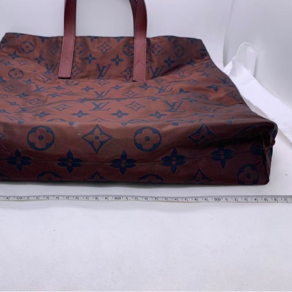 LV路易威登 Monogram紅色托特包,經典帆布+牛皮手柄,尺寸40*36cm,尺寸適中,簡約大氣 適合日常通勤-11