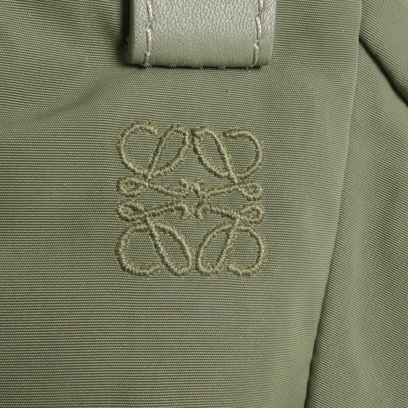 LOEWE 尼龍Hammock Reversible銀扣手挽肩背兩用袋-6