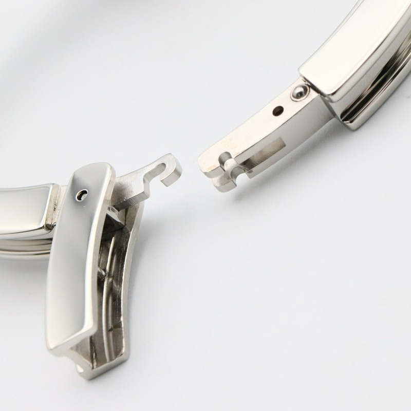 寶格麗 B-zero1 系列腕錶，不鏽鋼材質，女款，白色錶殼，型號 BZ22S-10