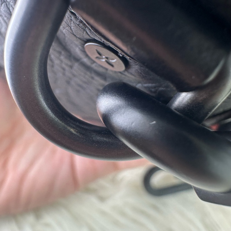 LV Mini Soft truck 黑色真皮壓紋 晶片款 單肩斜肩包-8