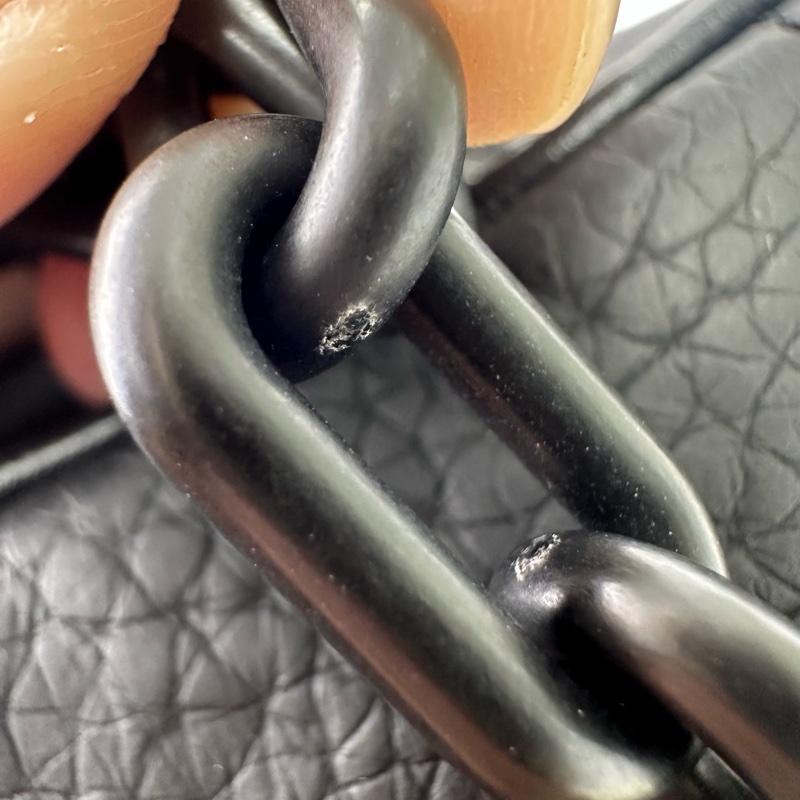 LV Mini Soft truck 黑色真皮壓紋 晶片款 單肩斜肩包-12