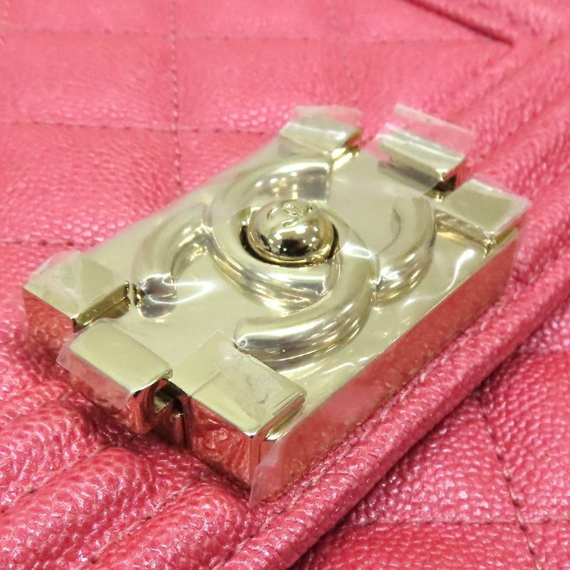 粉色 荔枝紋 牛皮 North South BOY 鍊帶 金扣 肩背包【CHANEL 香奈兒】 AS0130-9