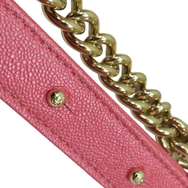 粉色 荔枝紋 牛皮 North South BOY 鍊帶 金扣 肩背包【CHANEL 香奈兒】 AS0130-10