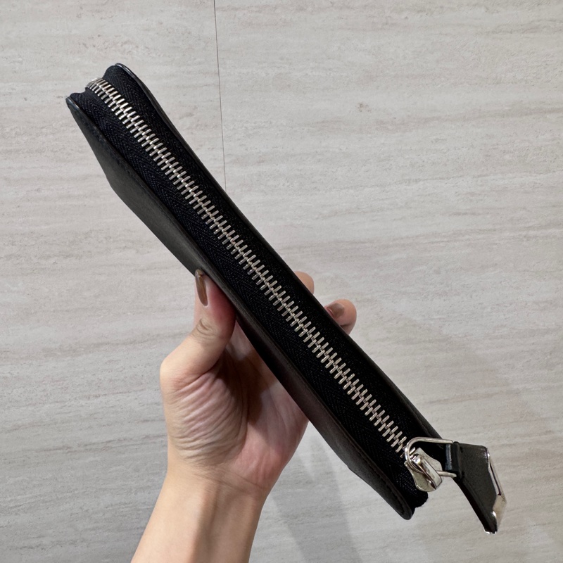 LV Comete 黑牛皮拉鍊長夾 少見款-5