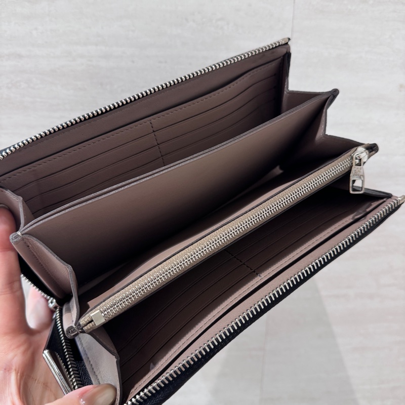 LV Comete 黑牛皮拉鍊長夾 少見款-8