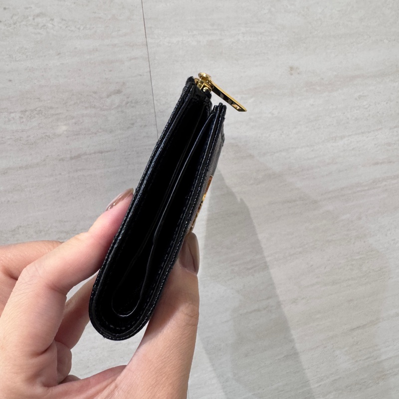 YSL 黑金魚子醬短夾 近全新-2