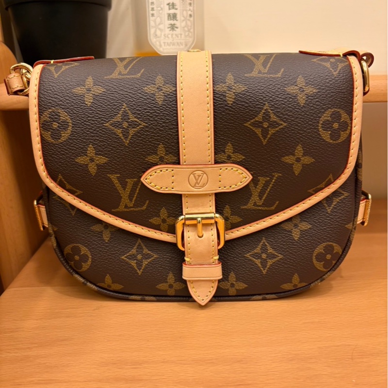 LV 路易威登 雙子星 Saumur bb /斜背包/經典老花/97新美品-0