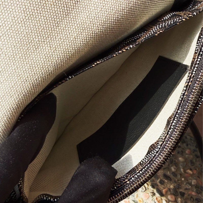 全新GOYARD Plumet黑色帆布信封包郵差包斜背包-6