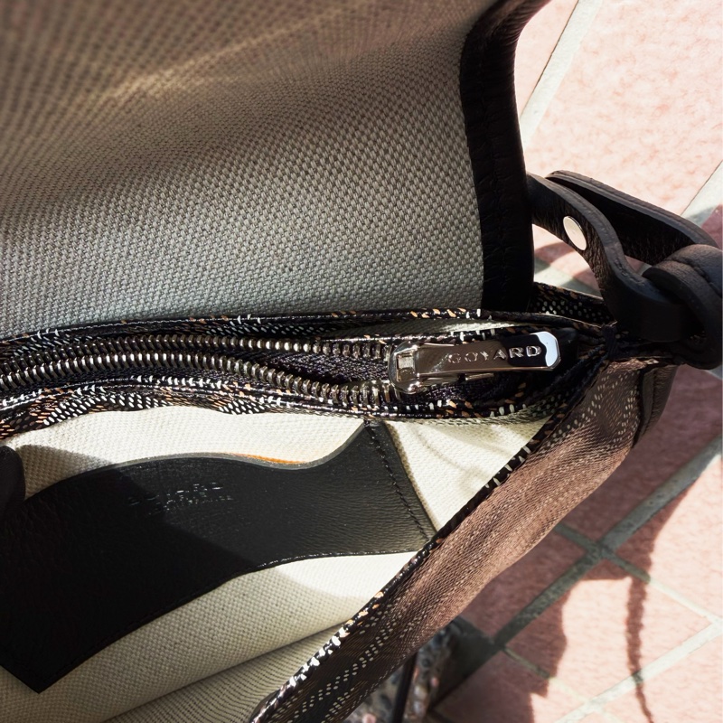 全新GOYARD Plumet黑色帆布信封包郵差包斜背包-11