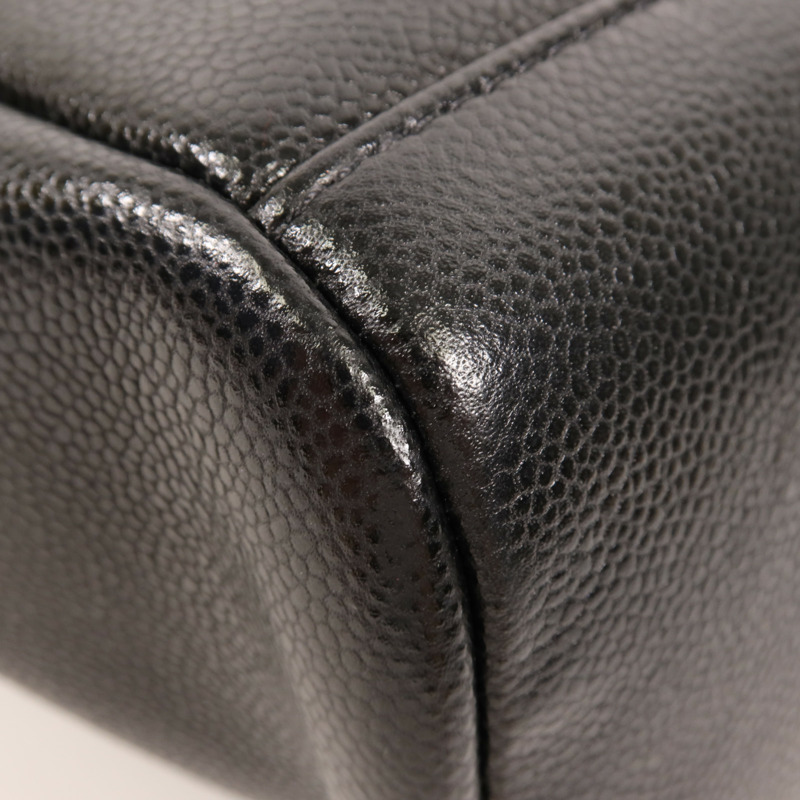 CHANEL 牛皮皮革Bucket Bag金扣肩背袋-8